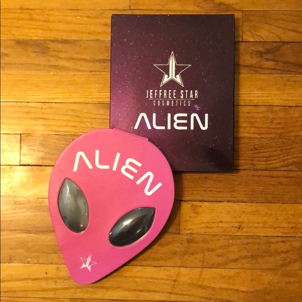 BNIB Jeffree Star Alien Palette